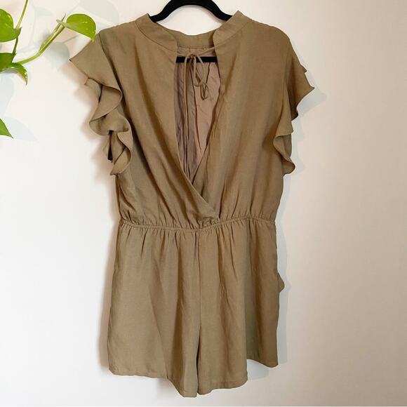 Moon River Flutter Sleeve Shorts Romper - Picture 2 of 5